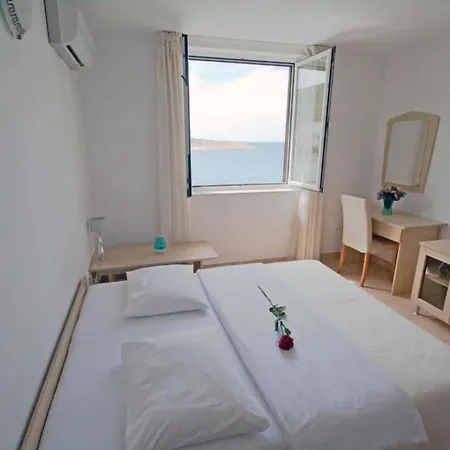 Beachfront Tamarix - 5